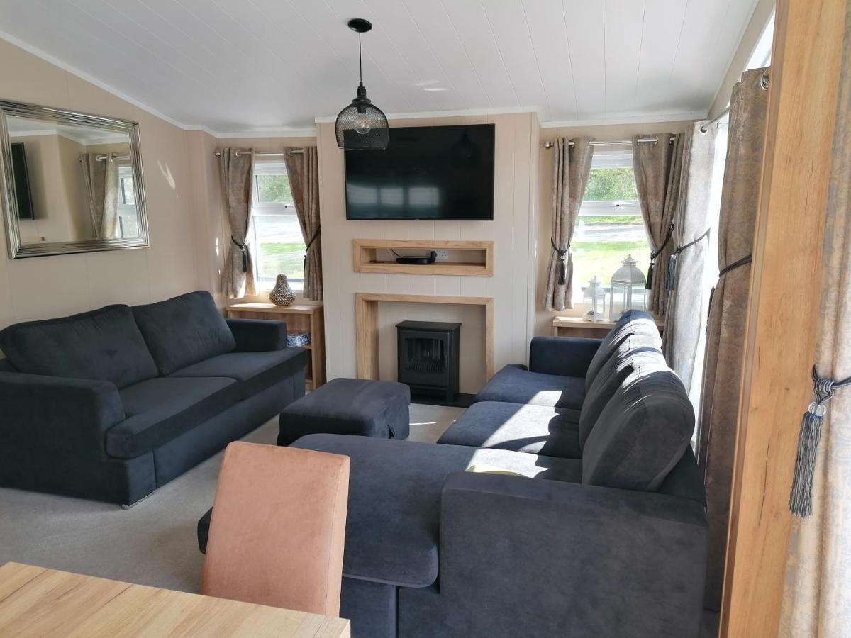 Luxury Lodge On Edge Of New Forest And 800M From Sea Entertainment And Leisure Passes Included Milford on Sea Eksteriør billede