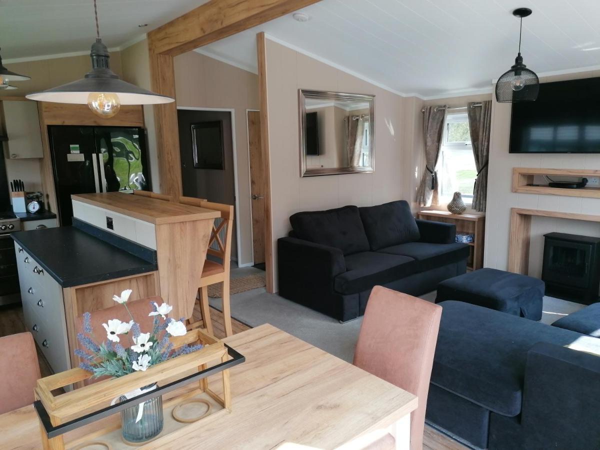 Luxury Lodge On Edge Of New Forest And 800M From Sea Entertainment And Leisure Passes Included Milford on Sea Eksteriør billede
