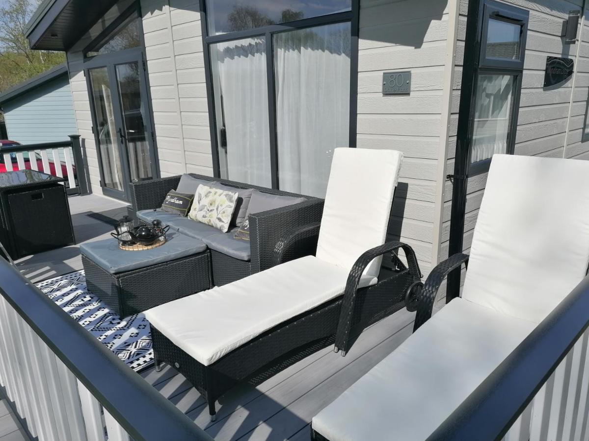 Luxury Lodge On Edge Of New Forest And 800M From Sea Entertainment And Leisure Passes Included Milford on Sea Eksteriør billede