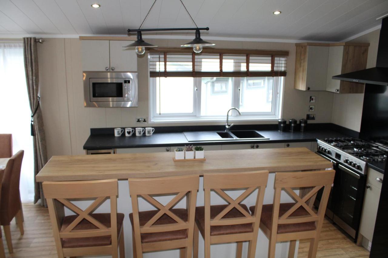 Luxury Lodge On Edge Of New Forest And 800M From Sea Entertainment And Leisure Passes Included Milford on Sea Eksteriør billede