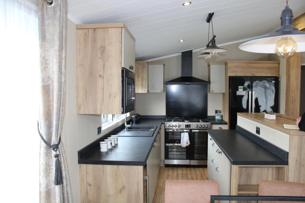 Luxury Lodge On Edge Of New Forest And 800M From Sea Entertainment And Leisure Passes Included Milford on Sea Eksteriør billede