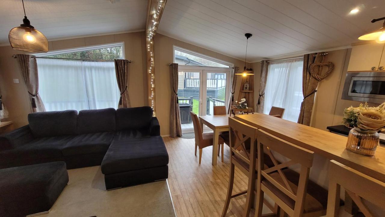 Luxury Lodge On Edge Of New Forest And 800M From Sea Entertainment And Leisure Passes Included Milford on Sea Eksteriør billede