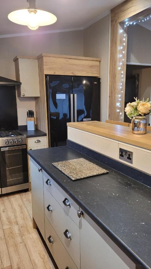 Luxury Lodge On Edge Of New Forest And 800M From Sea Entertainment And Leisure Passes Included Milford on Sea Eksteriør billede